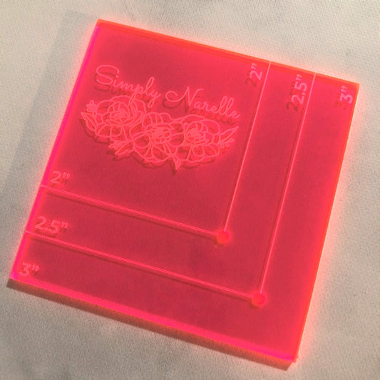 Corner gauge for cross stitch