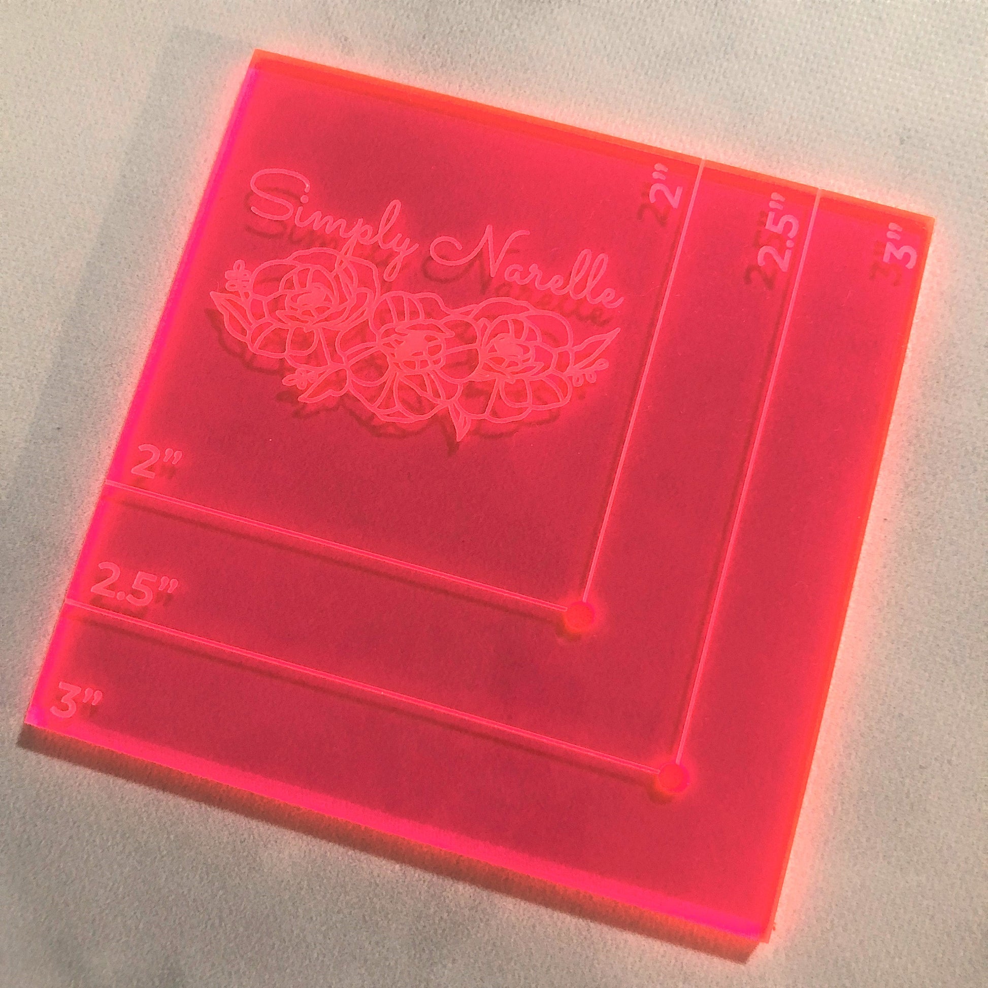 Corner gauge for cross stitch