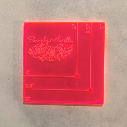 Corner gauge for cross stitch