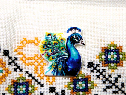 Peacock magnetic acrylic needle minder