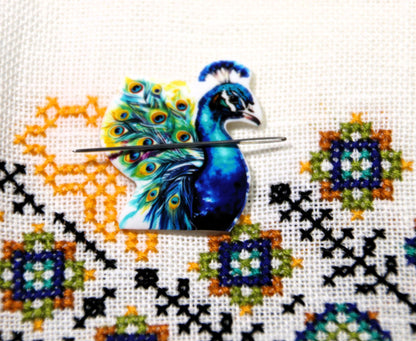 Peacock magnetic acrylic needle minder