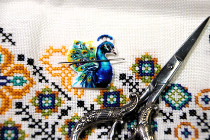 Peacock magnetic acrylic needle minder