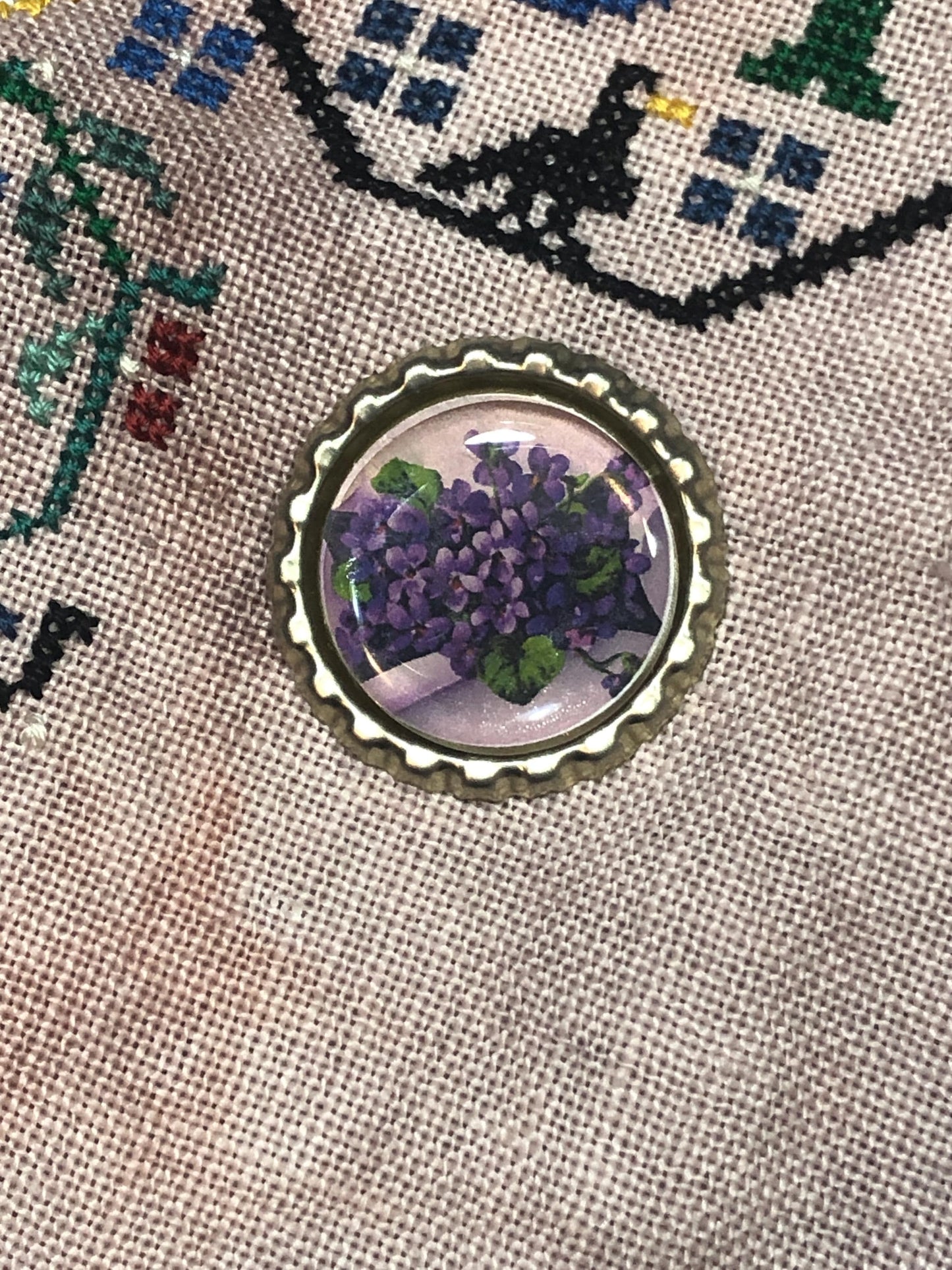Violets Bottlecap Needle Minder - Thread Holder - Parking Aid