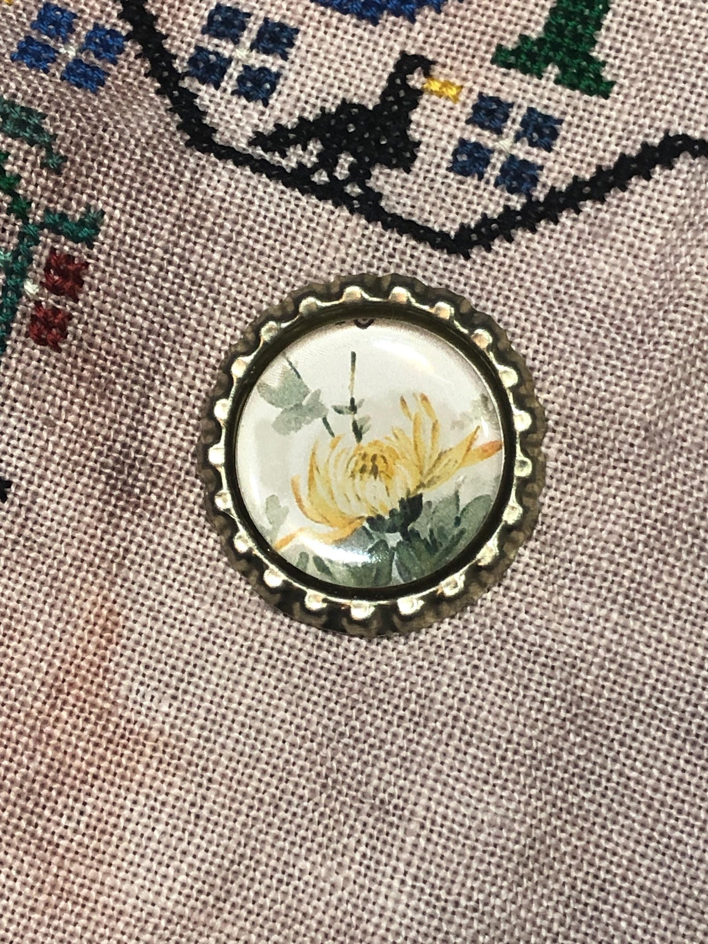 Yellow Floral Bottlecap Needle Minder - Thread Holder - Parking Aid