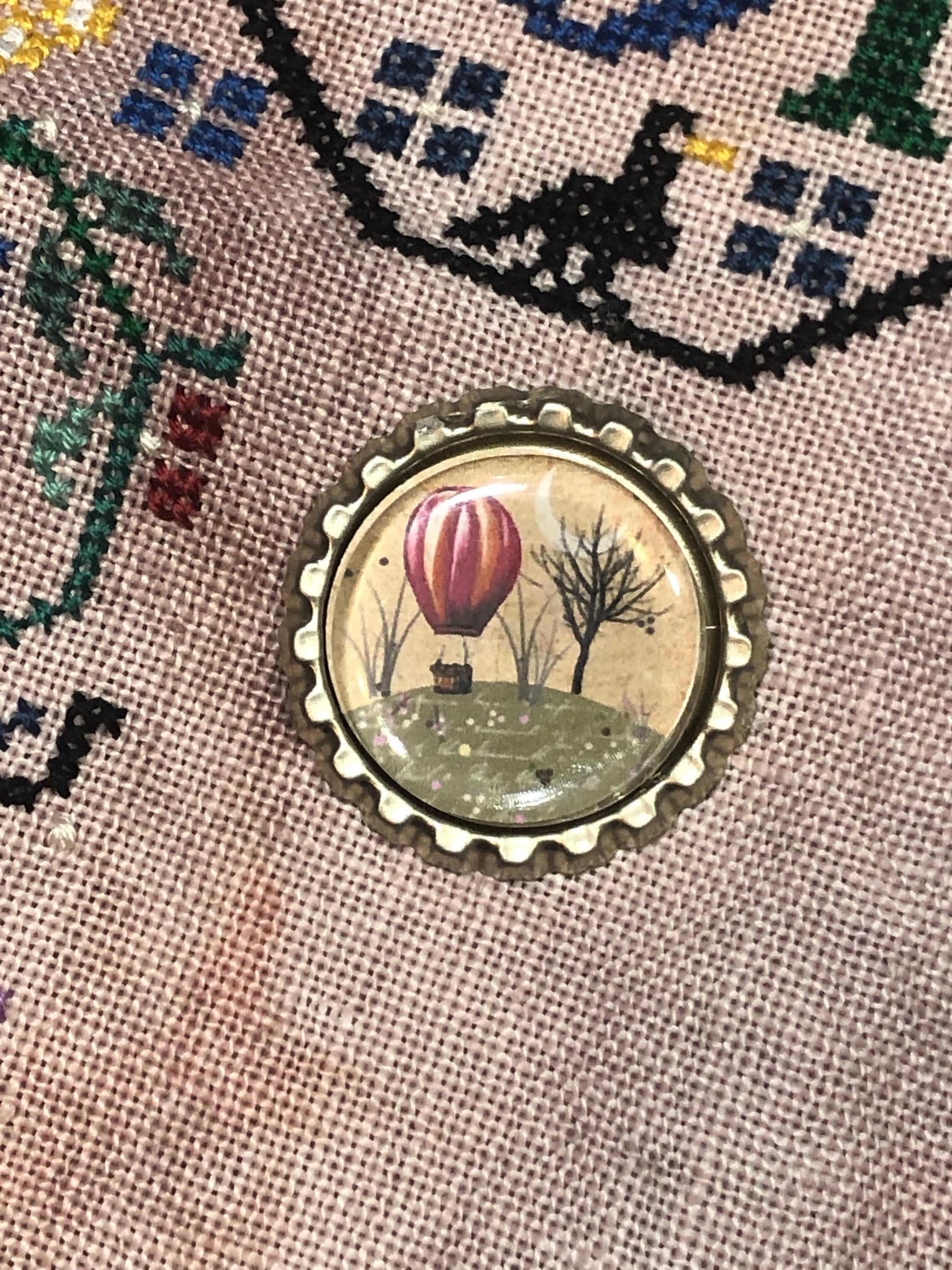 Hot Air Balloon Bottlecap Needle Minder - Thread Holder - Parking Aid