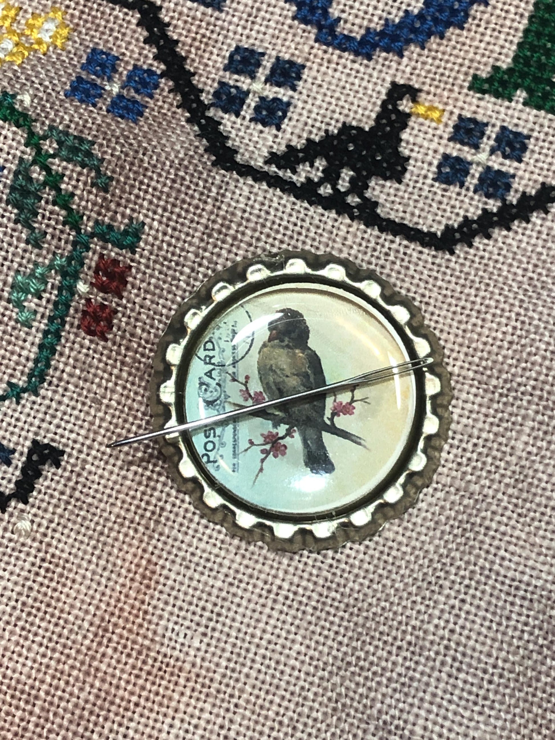 Bird Bottlecap Needle Minder - Thread Holder - Parking Aid