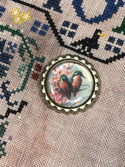 Bird Bottlecap Needle Minder - Thread Holder - Parking Aid