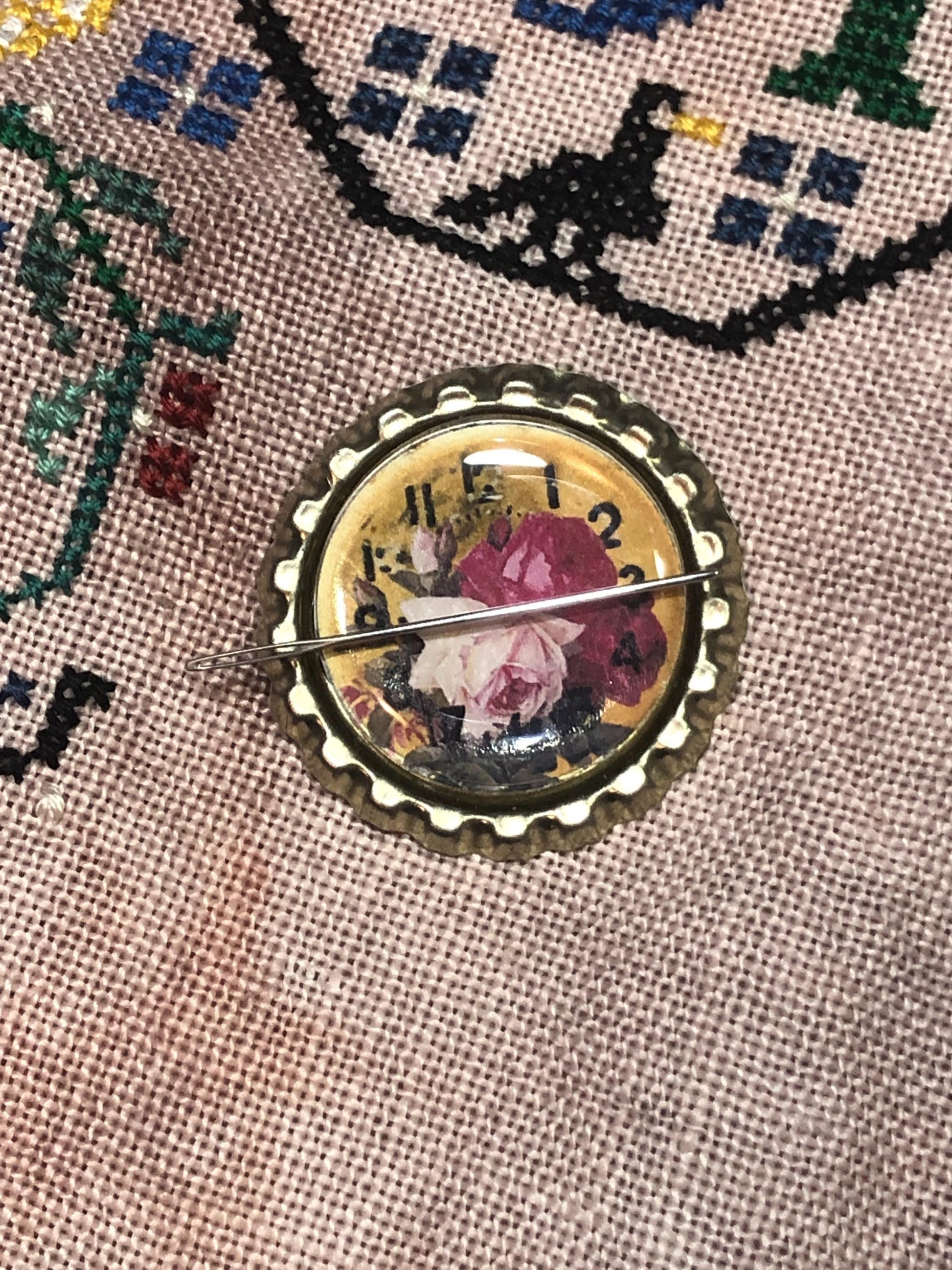 Floral Bottlecap Needle Minder - Thread Holder - Parking Aid