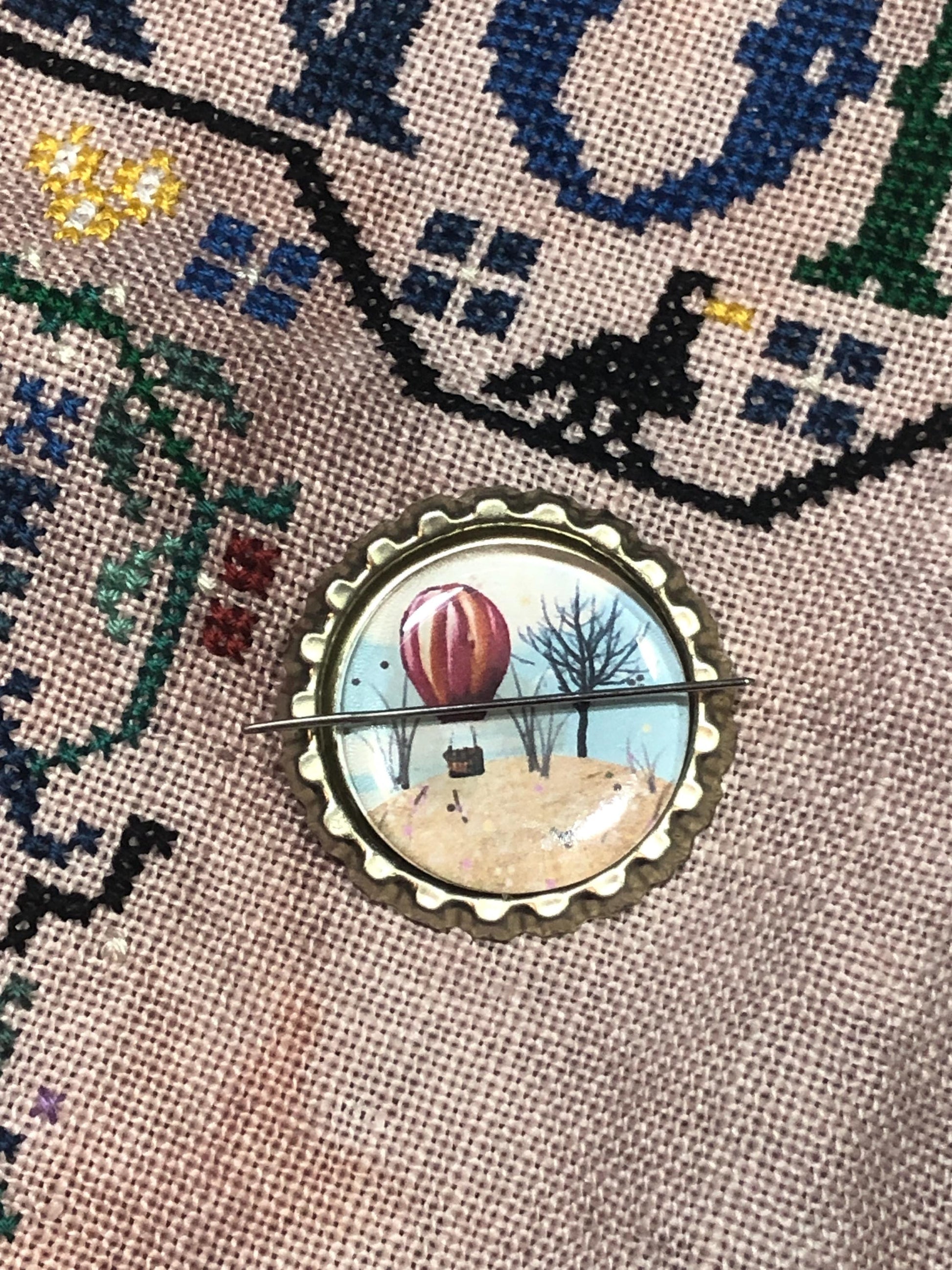 Hot Air Balloon Bottlecap Needle Minder - Thread Holder - Parking Aid