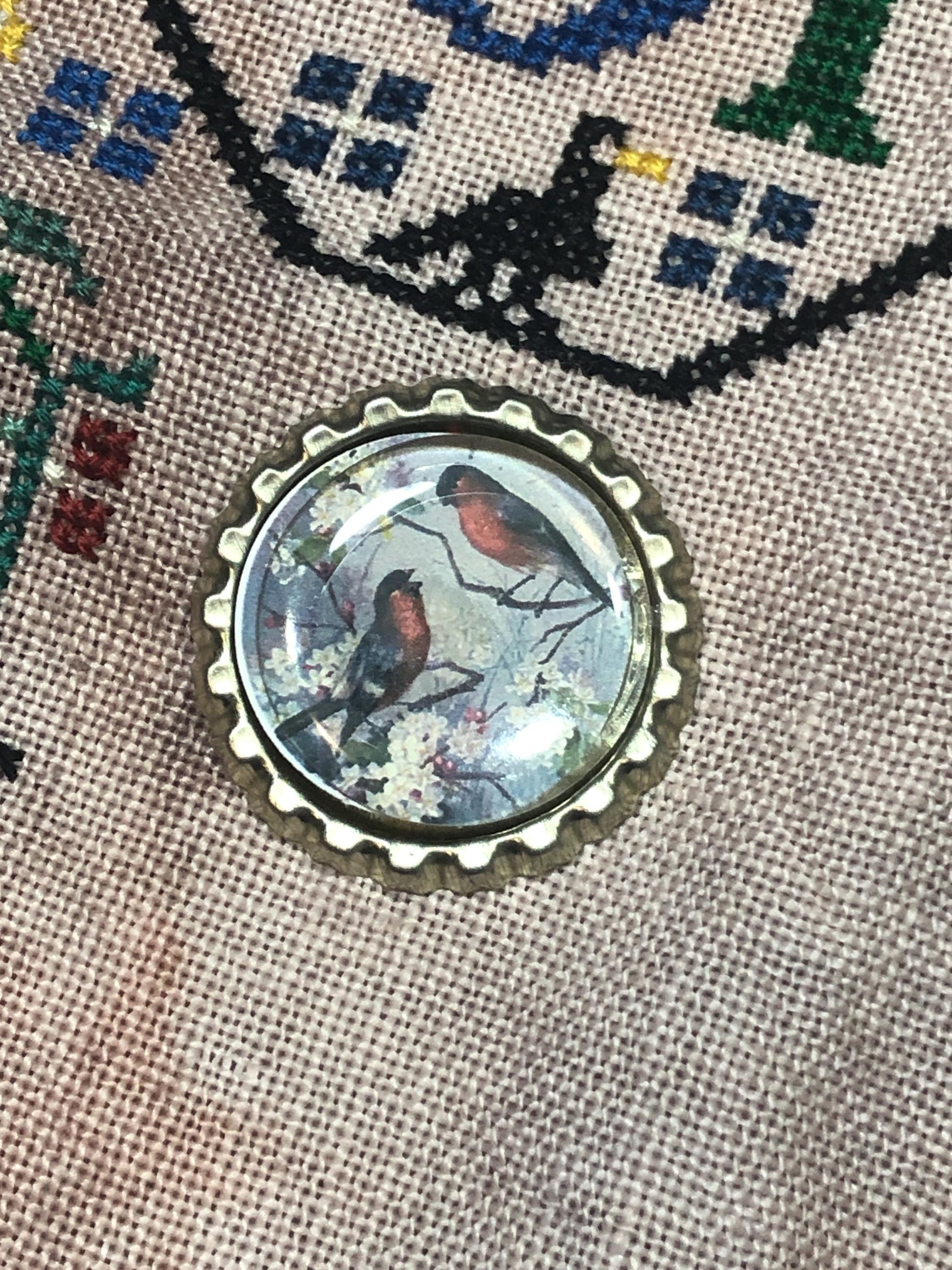 Bird Bottlecap Needle Minder - Thread Holder - Parking Aid