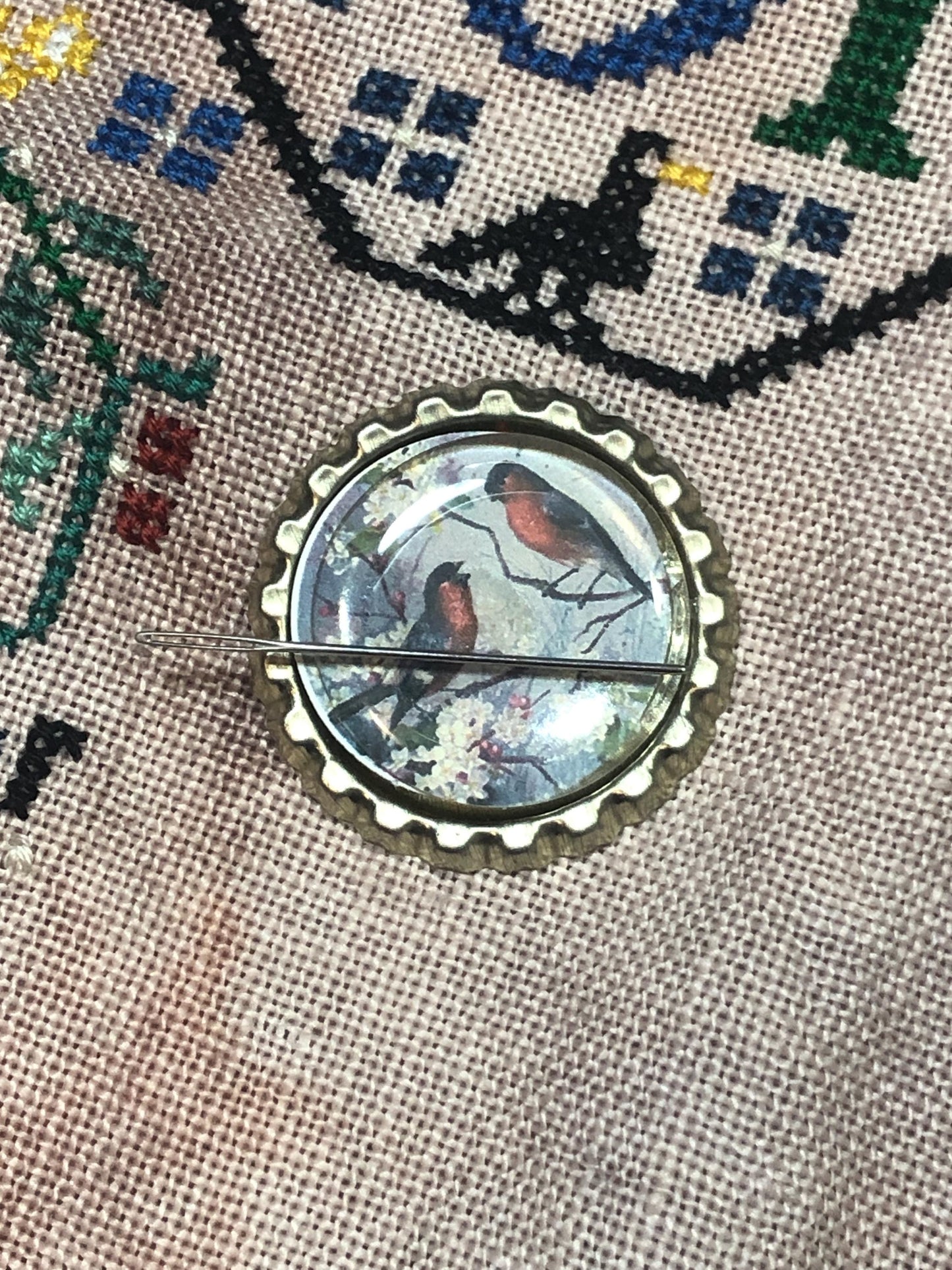 Bird Bottlecap Needle Minder - Thread Holder - Parking Aid
