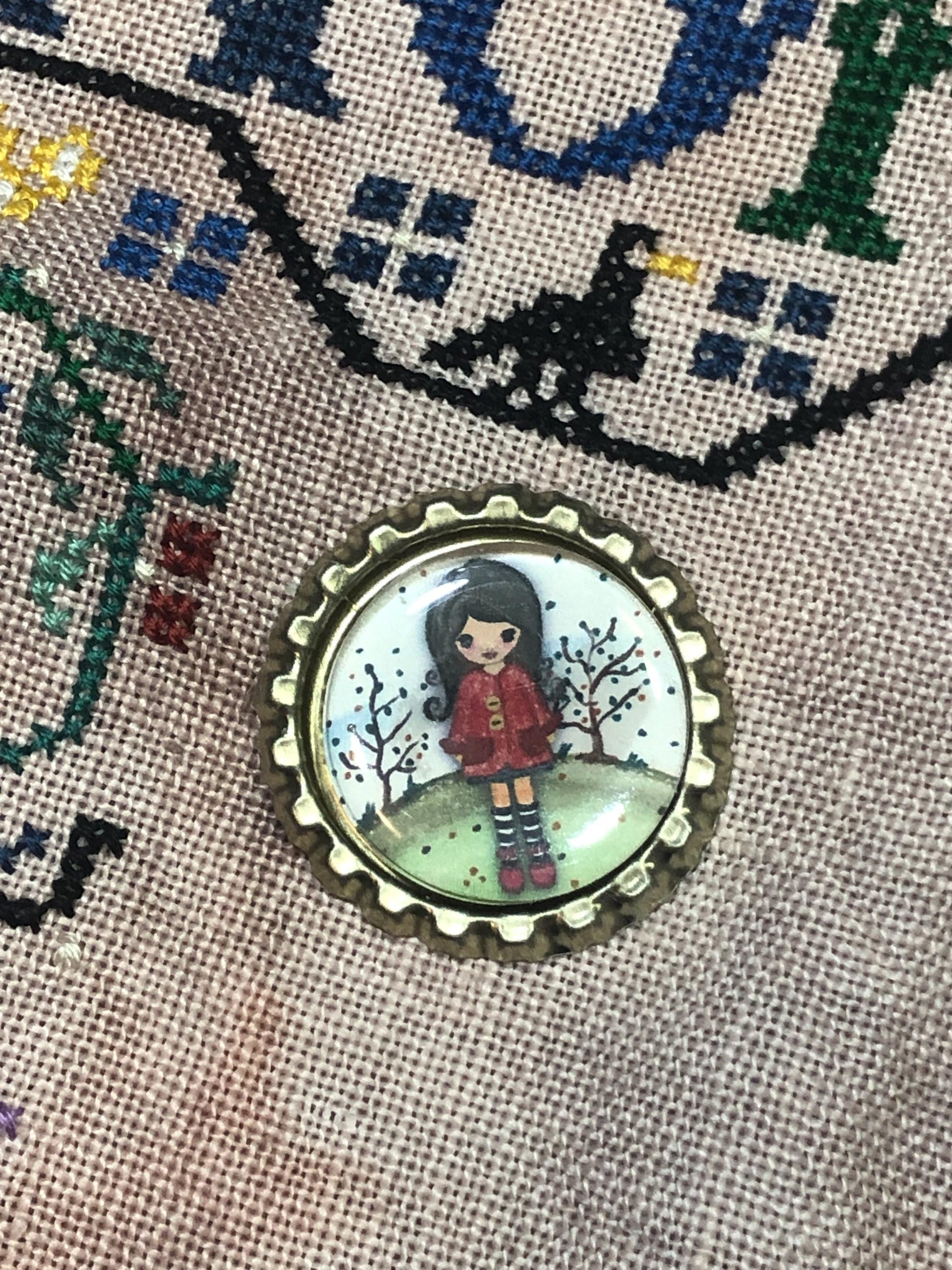 Whimsical Girl Bottlecap Needle Minder - Thread Holder - Parking Aid