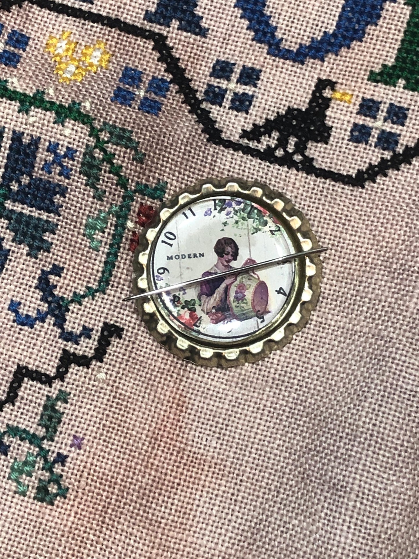 Vintage Lady Bottlecap Needle Minder - Thread Holder - Parking Aid