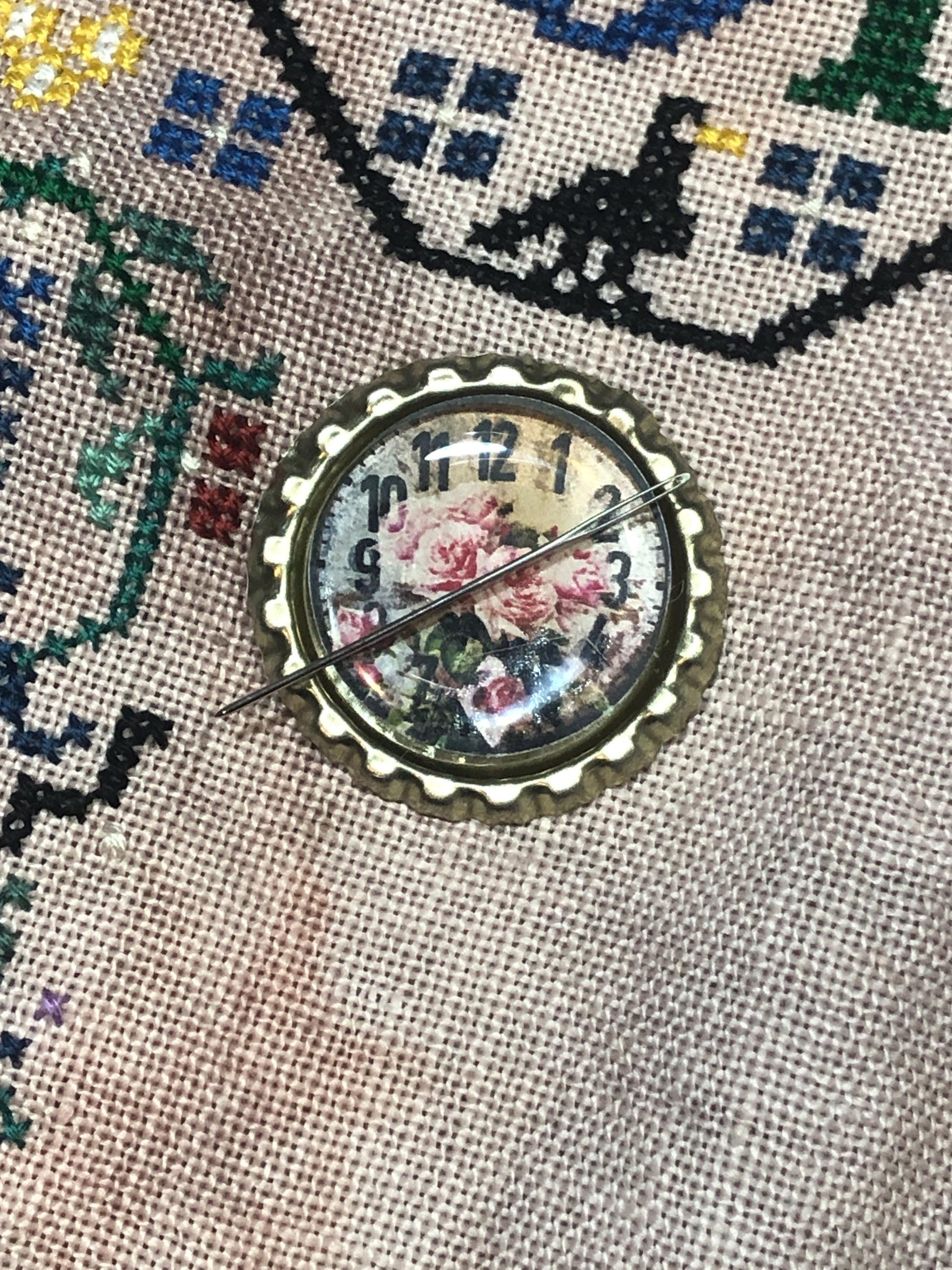 Floral Bottlecap Needle Minder - Thread Holder - Parking Aid