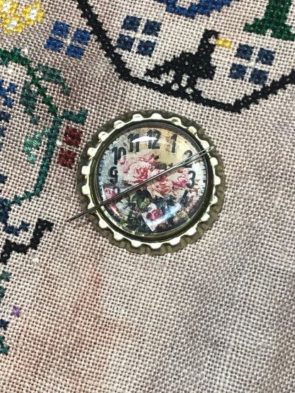 Floral Bottlecap Needle Minder - Thread Holder - Parking Aid