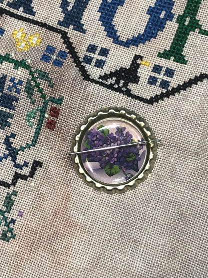Violets Bottlecap Needle Minder - Thread Holder - Parking Aid