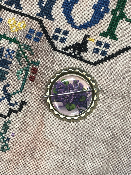 Violets Bottlecap Needle Minder - Thread Holder - Parking Aid