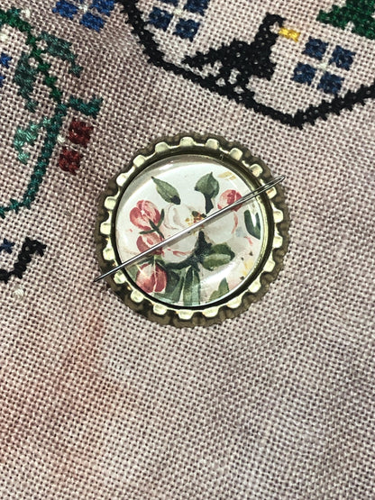 Floral Bottlecap Needle Minder - Thread Holder - Parking Aid