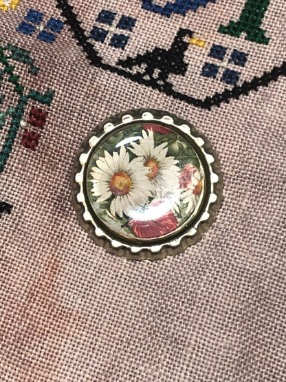 Floral Bottlecap Needle Minder - Thread Holder - Parking Aid