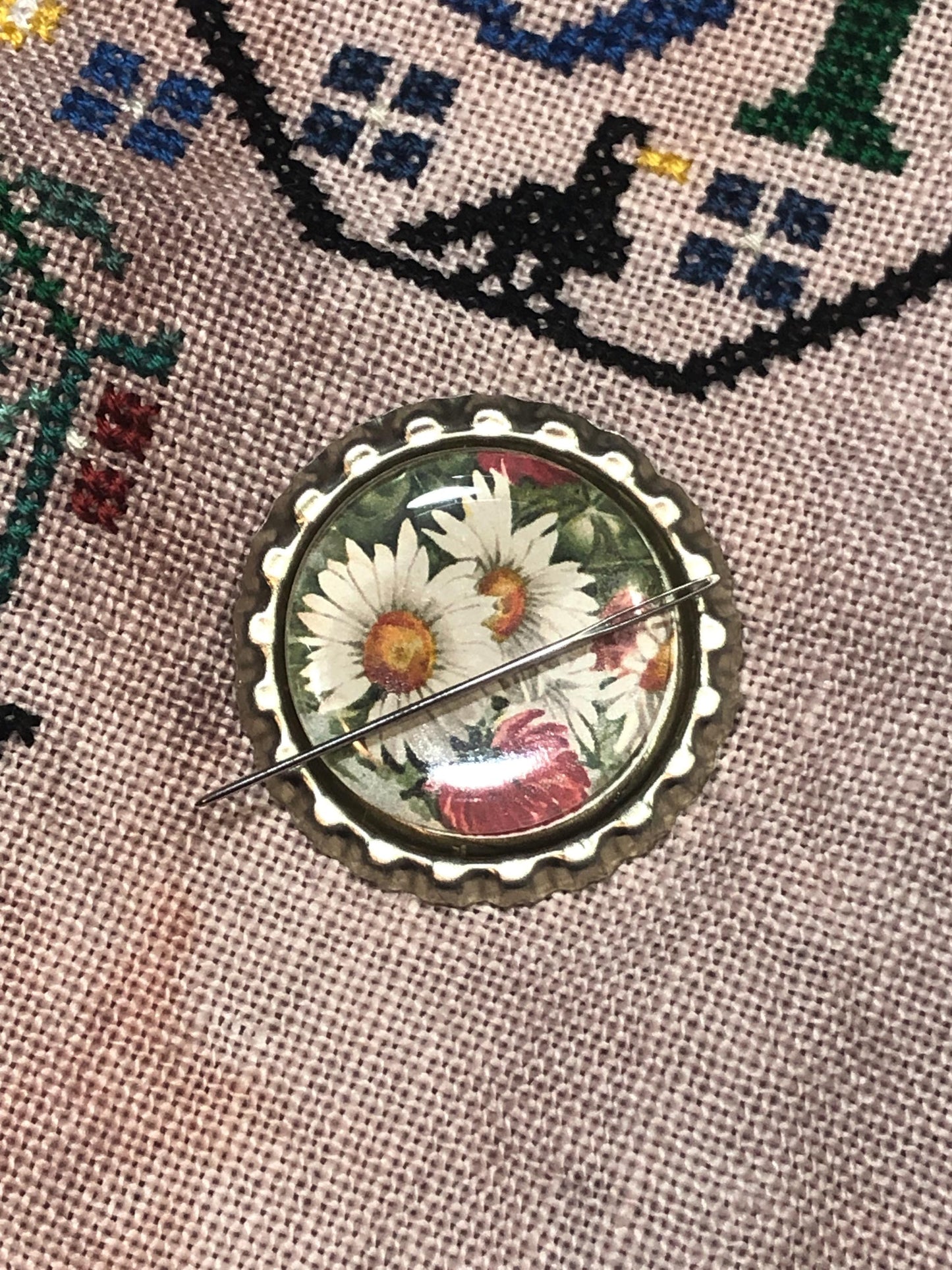 Floral Bottlecap Needle Minder - Thread Holder - Parking Aid