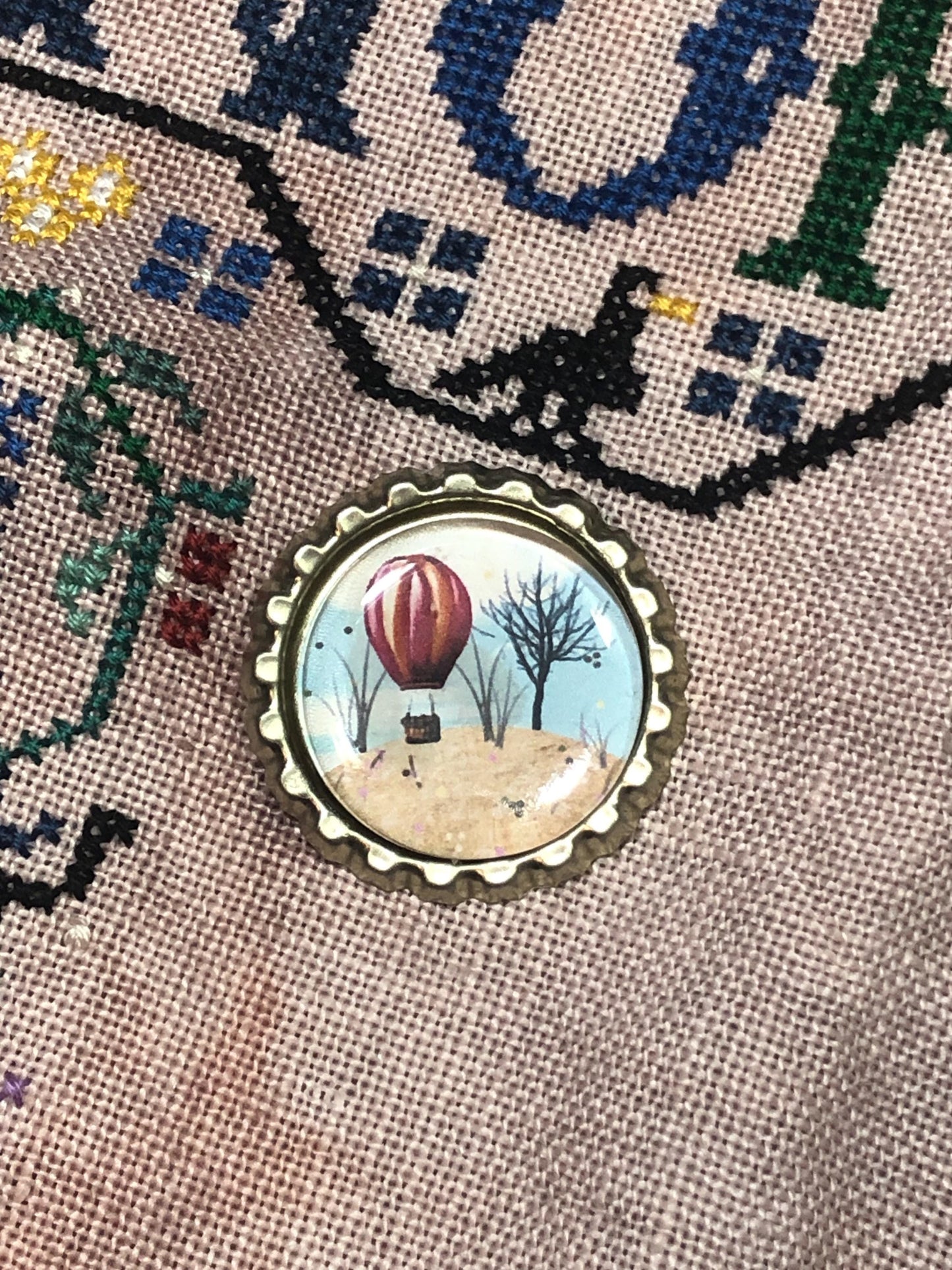 Hot Air Balloon Bottlecap Needle Minder - Thread Holder - Parking Aid