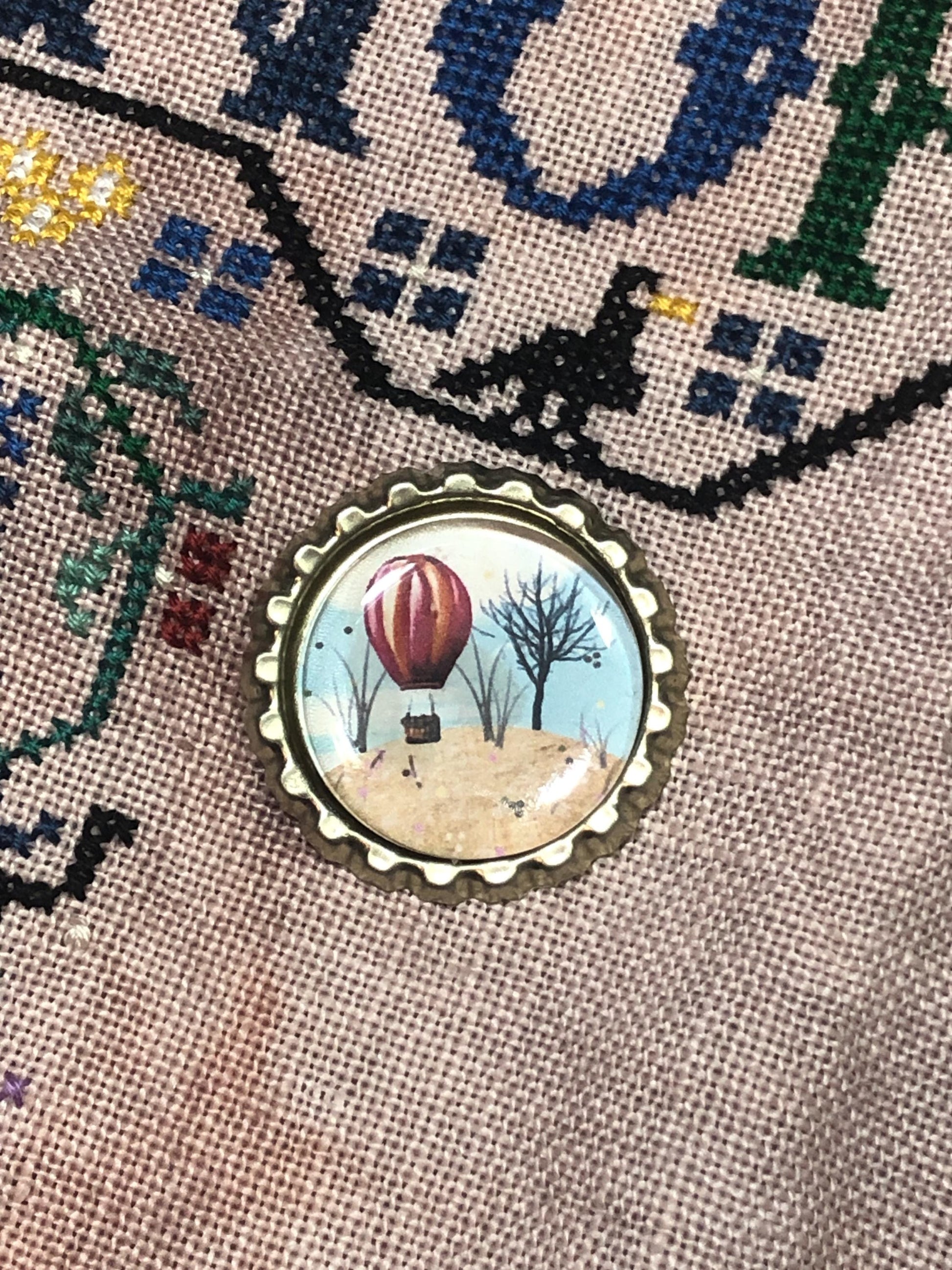 Hot Air Balloon Bottlecap Needle Minder - Thread Holder - Parking Aid