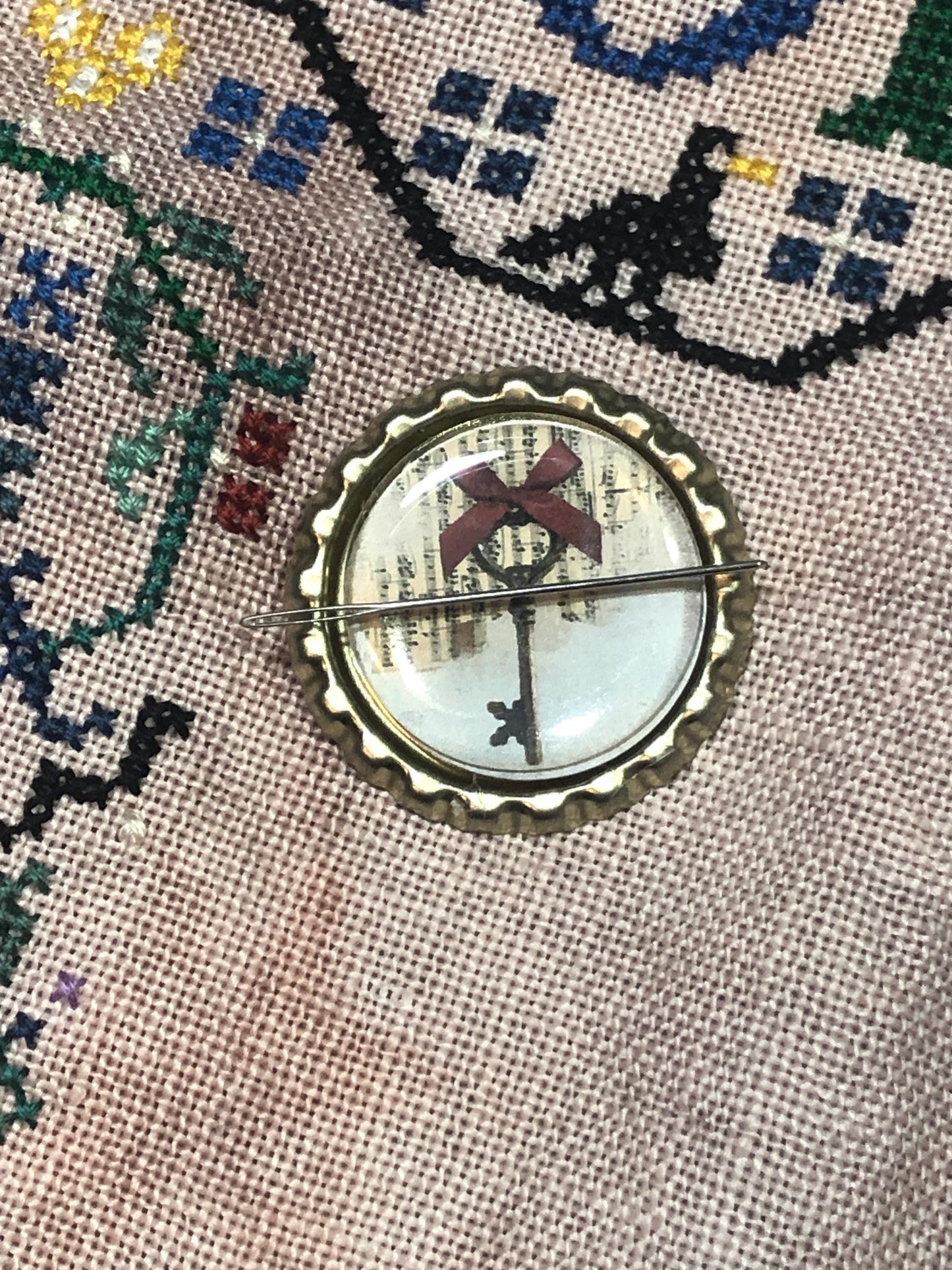 Key Bottlecap Needle Minder - Thread Holder - Parking Aid