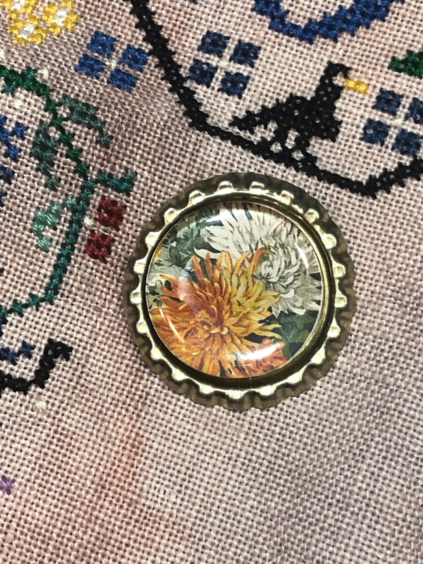 Floral Bottlecap Needle Minder - Thread Holder - Parking Aid