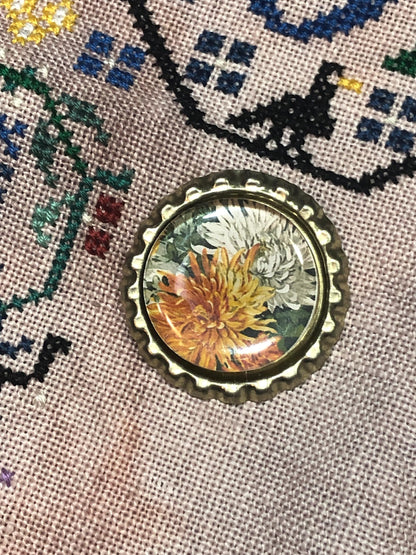 Floral Bottlecap Needle Minder - Thread Holder - Parking Aid