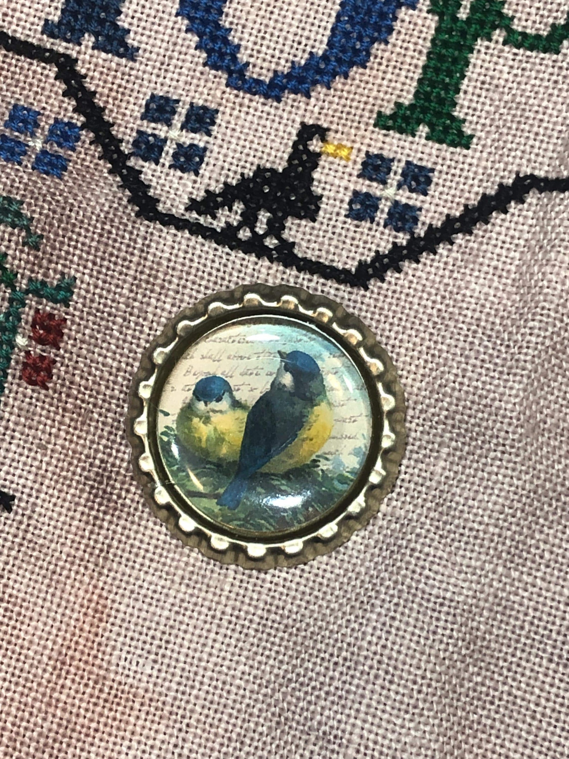 Bird Bottlecap Needle Minder - Thread Holder - Parking Aid