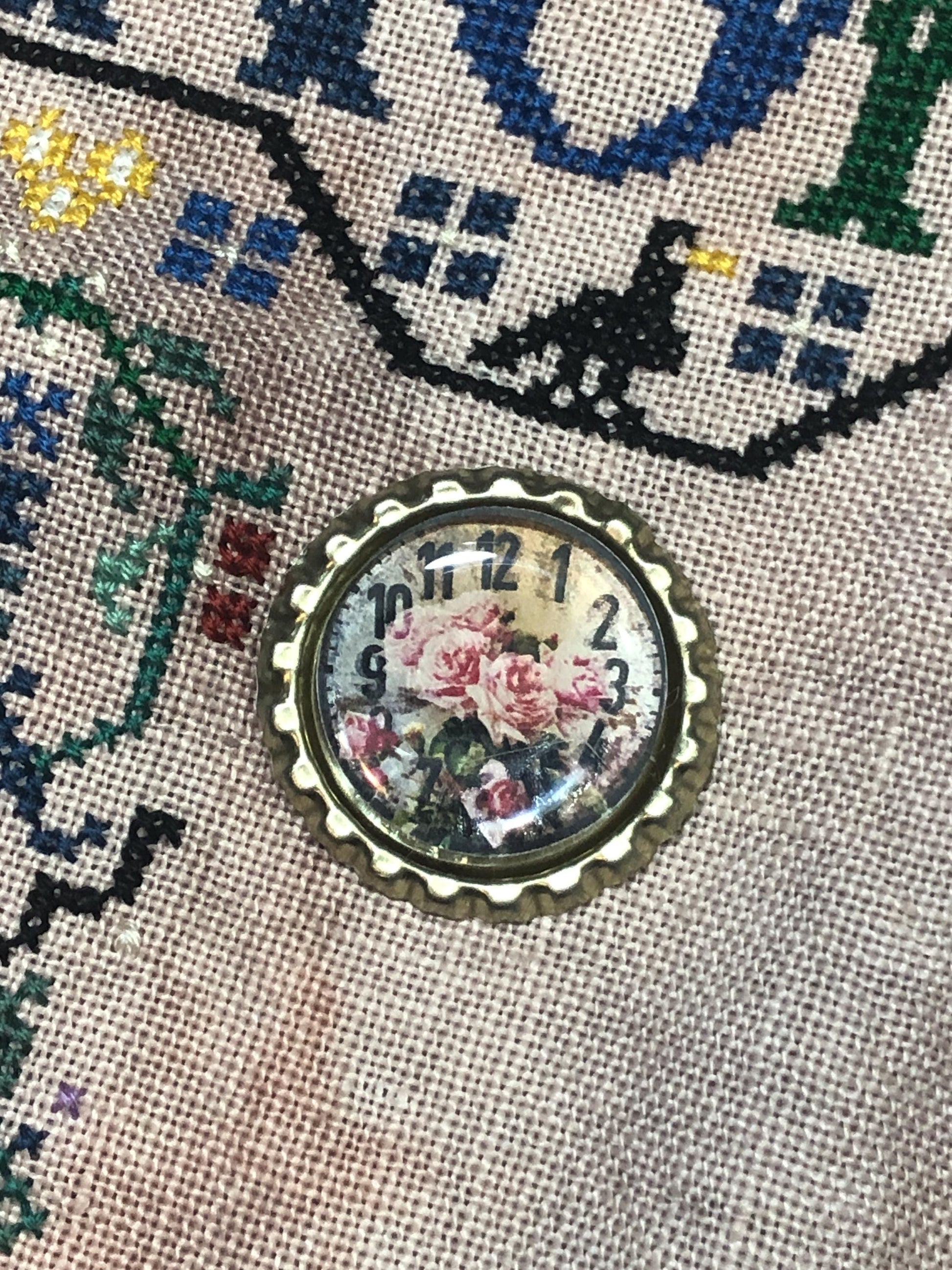 Floral Bottlecap Needle Minder - Thread Holder - Parking Aid