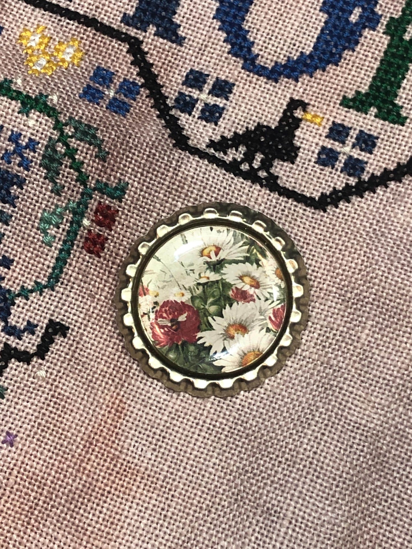 Floral Bottlecap Needle Minder - Thread Holder - Parking Aid
