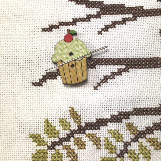 Green Cupcake Needle Minder/Thread Holder/ Parking Aid