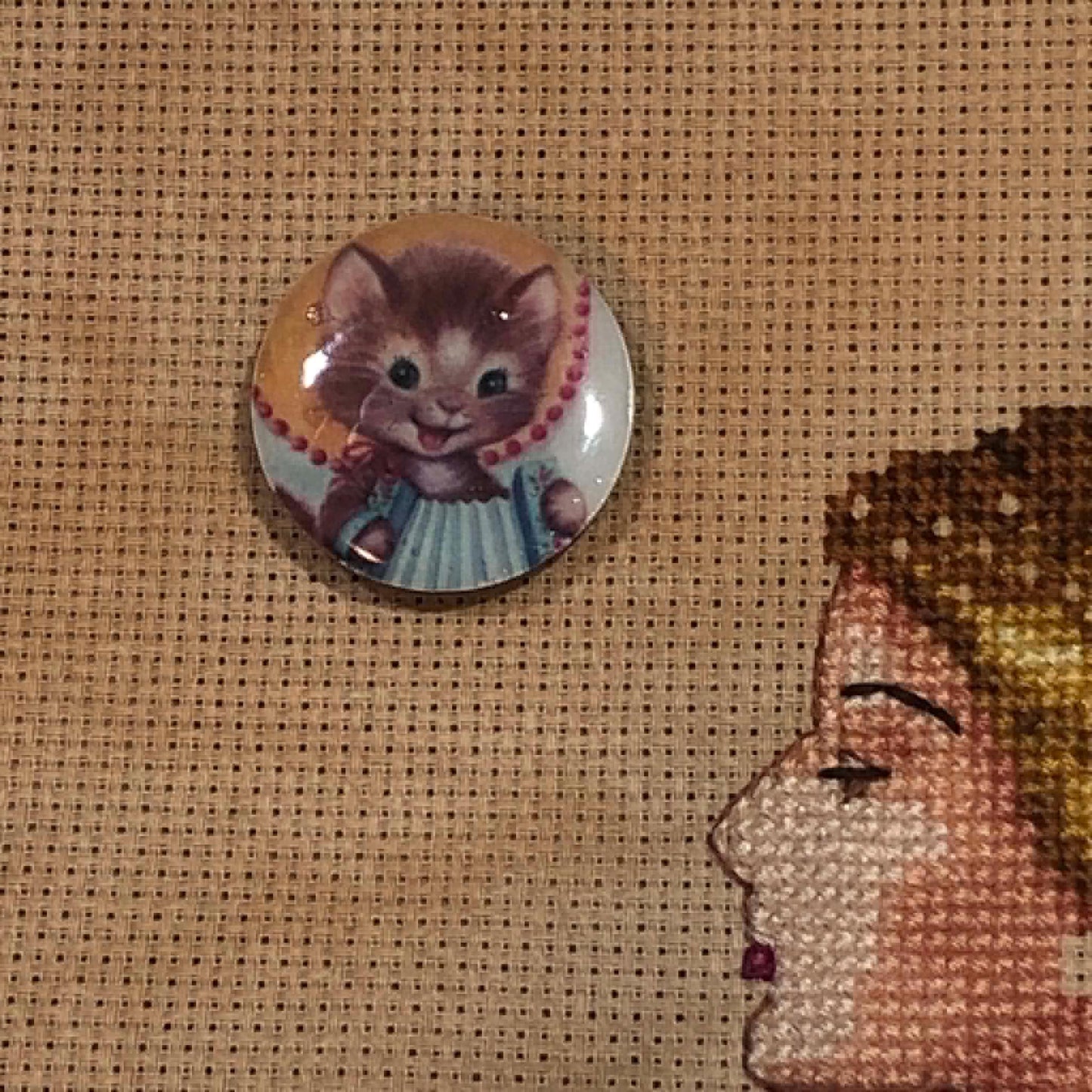 Kitten Wooden Needle Minder/Thread Holder/ Parking Aid