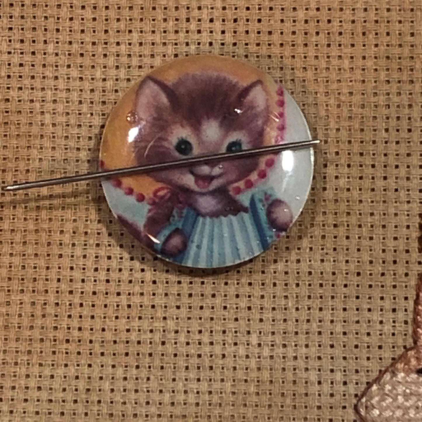 Kitten Wooden Needle Minder/Thread Holder/ Parking Aid