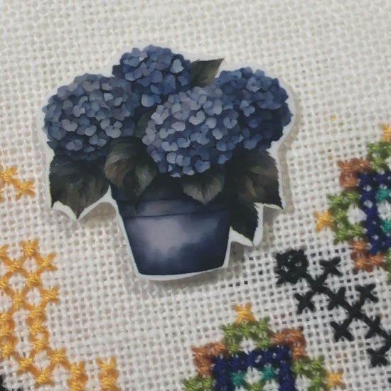Hydrangea themed needle minder