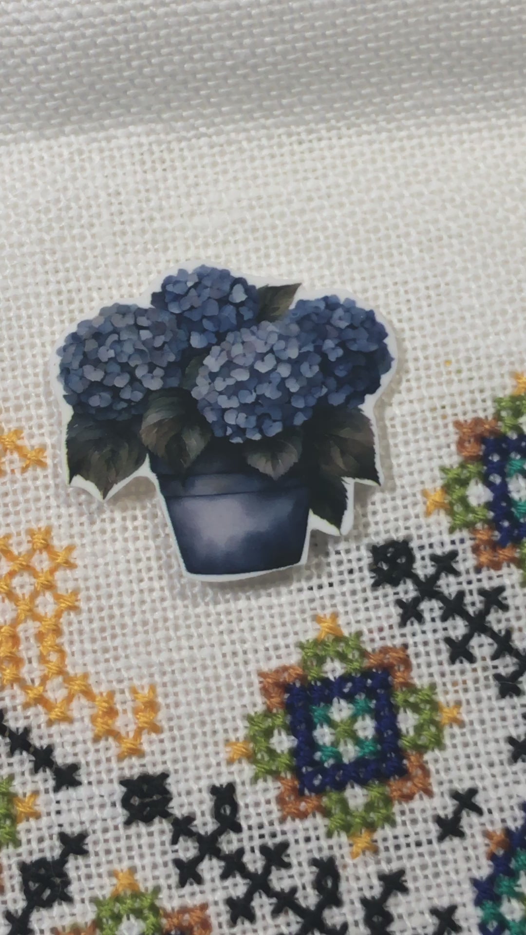 Hydrangea themed needle minder